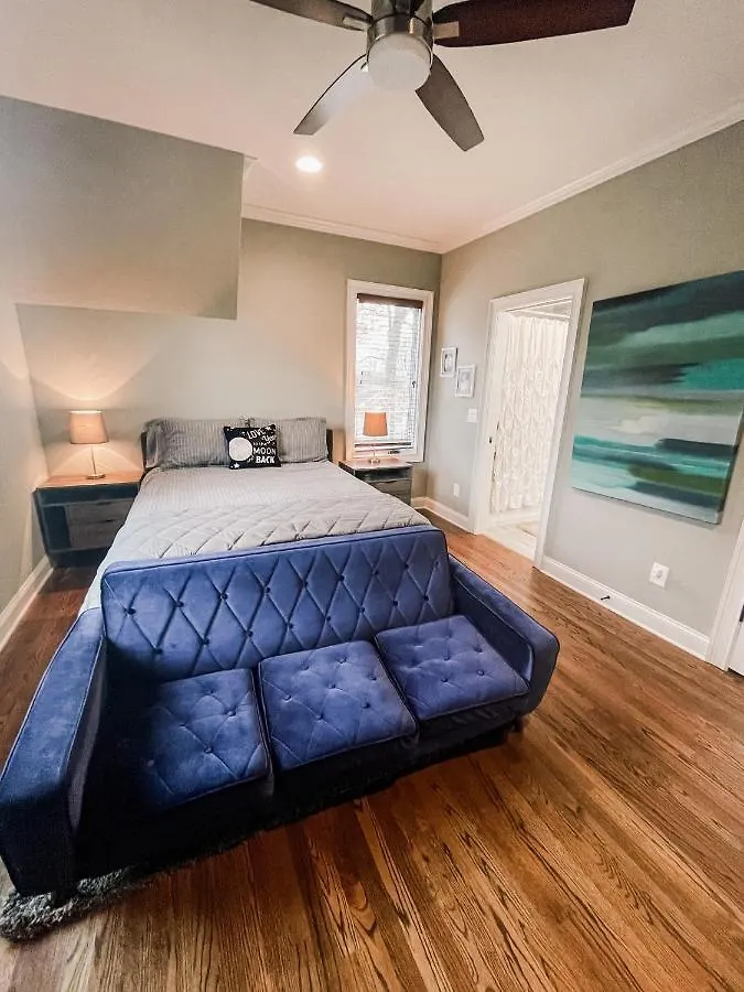 Fancy Free - Stay Where Country Music History Was Made Nashville